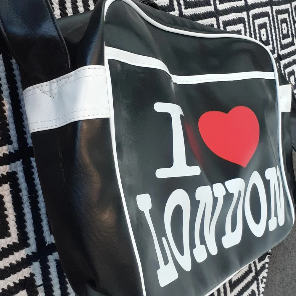 I love London black shouder large leather bag - Picture 8 of 10